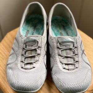 Ladies Skechers (Walking Shoes)